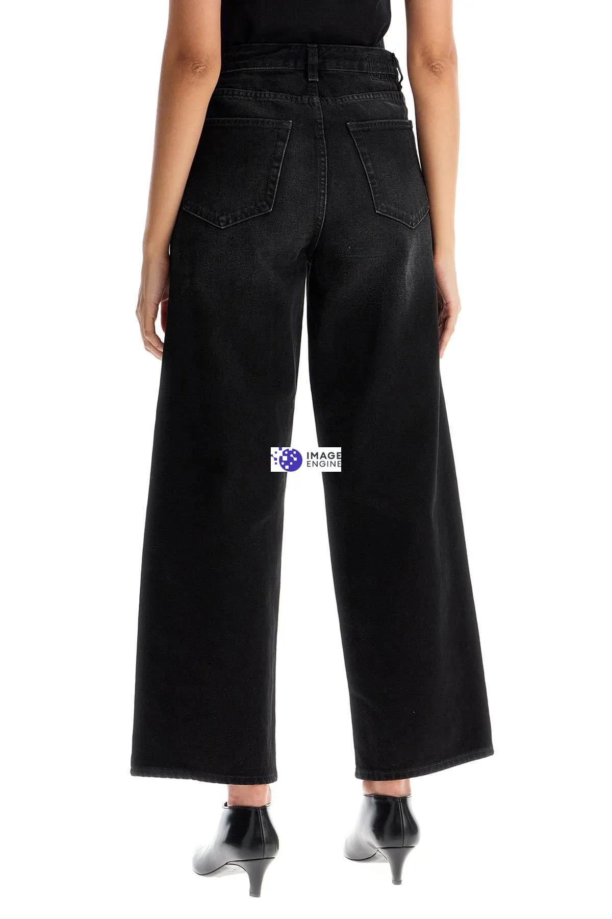 Jeans cropped e svasati